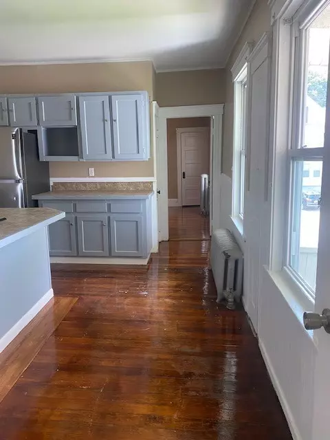 Entry Way - 346 Carrington Ave, Woonsocket, RI 02895 photo 1 of 3