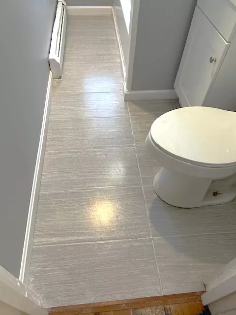 Bath - 346 Carrington Ave, Woonsocket, RI 02895 photo 1 of 5
