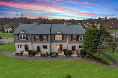 44 Fairway Dr, Coventry, RI 02816