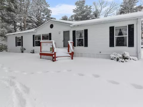 13 Kelly Ln, Coventry, RI 02816