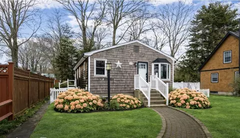 327 Beachwood Dr, East Greenwich, RI 02818