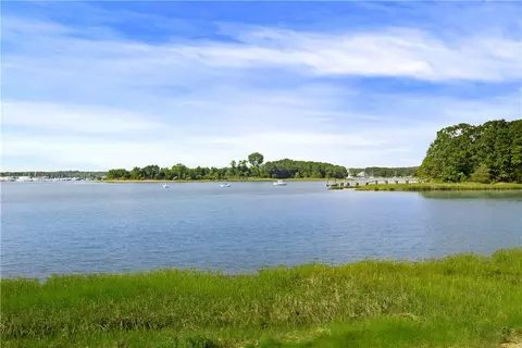 139 Seabreeze Dr #139, North Kingstown, RI 02852