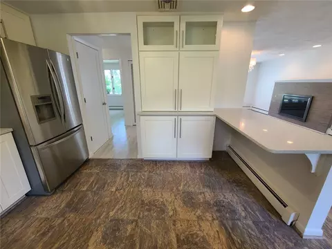 Kitchen - 426 S County Trl, Exeter, RI 02822 photo 4 of 4