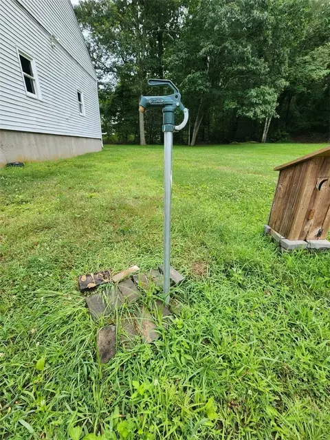 Exterior - 426 S County Trl, Exeter, RI 02822 photo 4 of 4