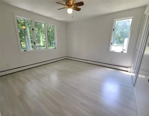 Bedroom - 426 S County Trl, Exeter, RI 02822 photo 2 of 2