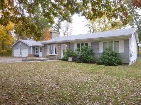 426 S County Trl, Exeter, RI 02822