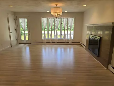 Living - 426 S County Trl, Exeter, RI 02822 photo 5 of 8