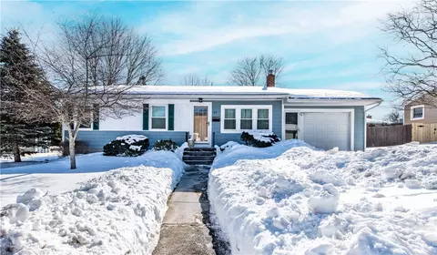 24 Linwood Drive Dr, Coventry, RI 02816