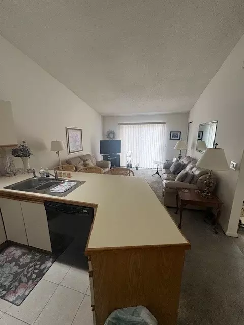 833 Halifax Dr, Warwick, RI 02886 photo 3