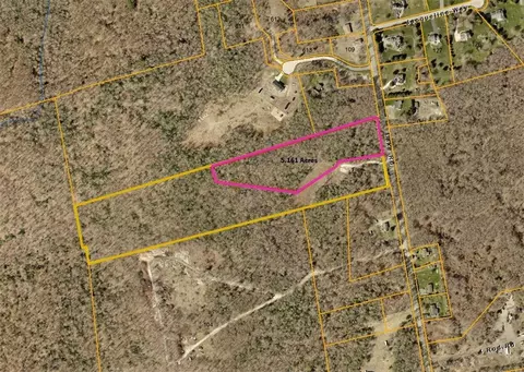 394 Lake Rd, Tiverton, RI 02878