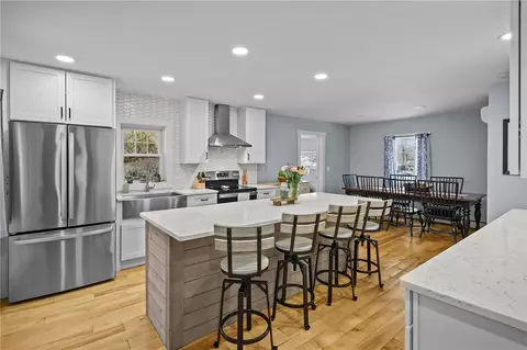 78 Gervais St, Coventry, RI 02816