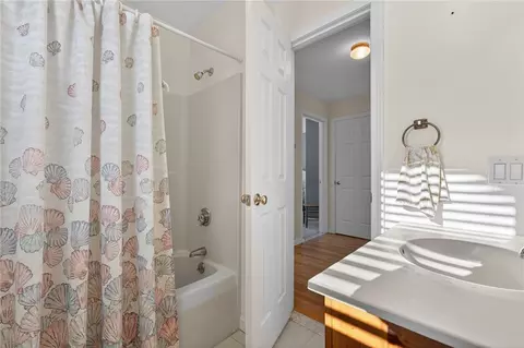 Bath - 19 Wicklow Rd, Westerly, RI 02891 photo 2 of 7