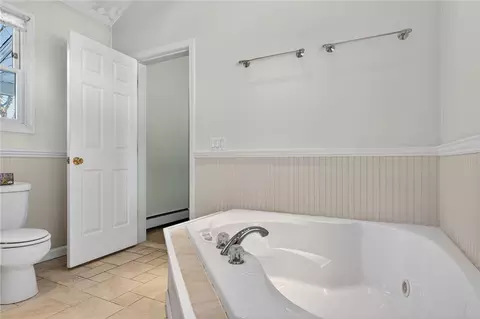 Bath - 19 Wicklow Rd, Westerly, RI 02891 photo 3 of 7