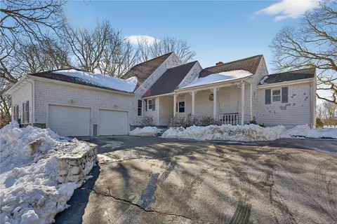 19 Wicklow Rd, Westerly, RI 02891