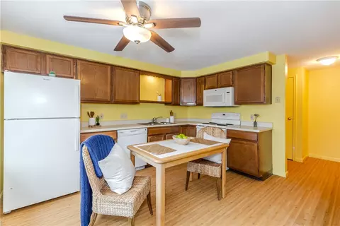 Kitchen - 200 Post Rd #419, Warwick, RI 02888 photo 2 of 3