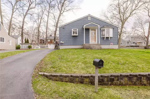 79 Bergeron St, Seekonk, MA 02771
