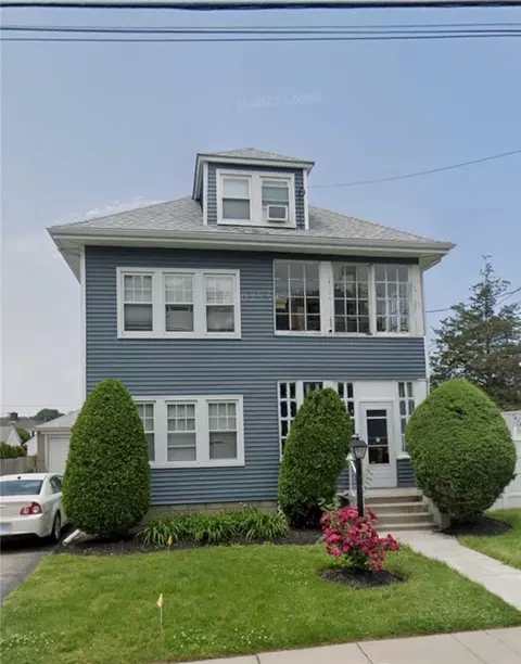 43 Woodbine St, Cranston, RI 02910