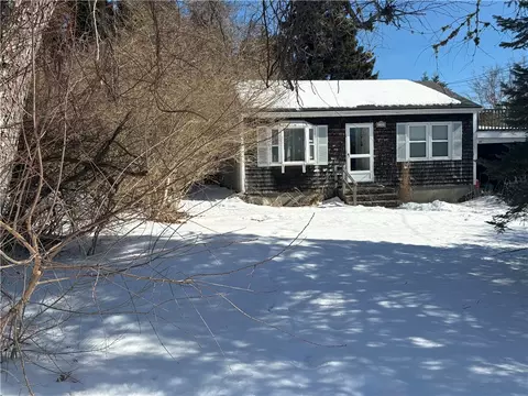 34 Buddington Rd, Charlestown, RI 02813