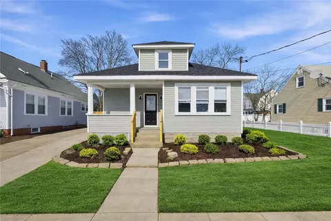 53 Oriole Ave, Pawtucket, RI 02860