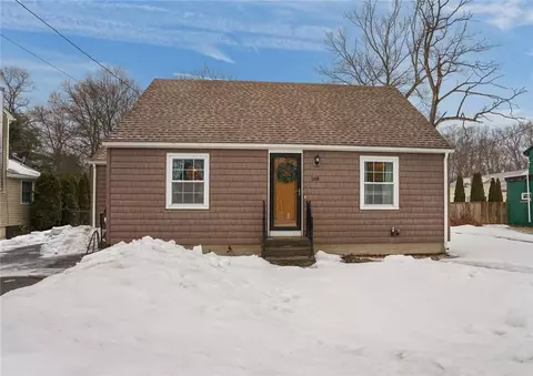 168 Knotty Oak Rd, Coventry, RI 02816