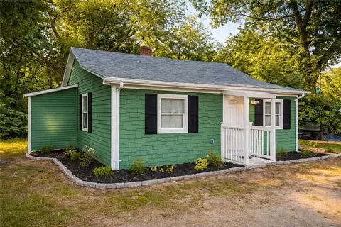 355 Church Ave, Warwick, RI 02889