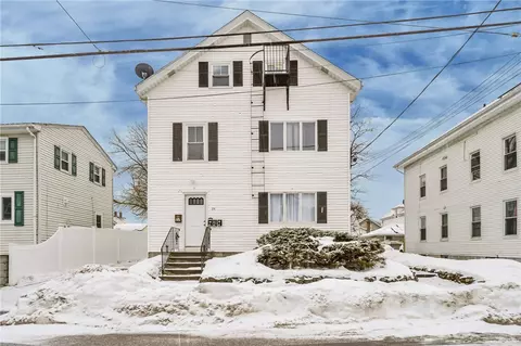 35 Laurel St, Pawtucket, RI 02860