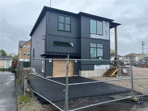 15 Draper St, Pawtucket, RI 02861