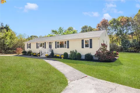 620 Dry Bridge Rd, North Kingstown, RI 02852