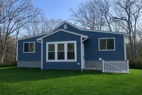 144 Maxson Hill Rd, Ashaway, RI 02804