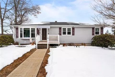 29 Buchanan St, Johnston, RI 02919