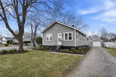 79 Bellevue Ave, Warwick, RI 02888