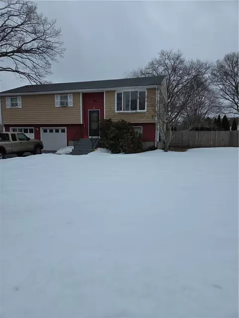32 Longfellow Dr, Coventry, RI 02816 photo 3