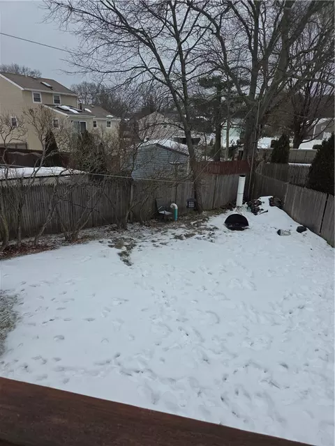 32 Longfellow Dr, Coventry, RI 02816 photo 9