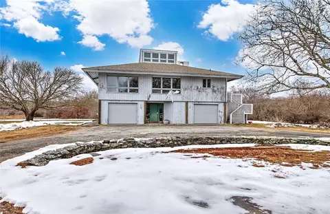 38 Old Bull Ln, Little Compton, RI 02837