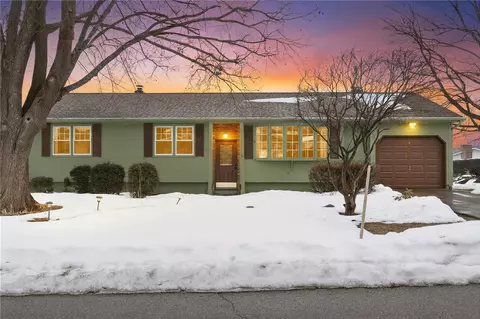 80 W View Ave, Cranston, RI 02920