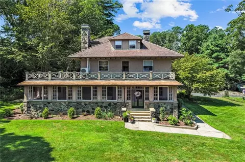 54 Highland Ave, Warwick, RI 02886