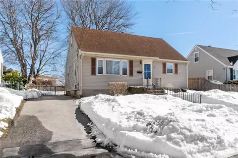 58 Swan St, East Providence, RI 02914
