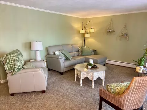 7 Wake Robin Rd #104, Lincoln, RI 02865