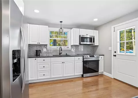 Kitchen - 339 Hog House Hill Rd, Exeter, RI 02822 photo 2 of 4