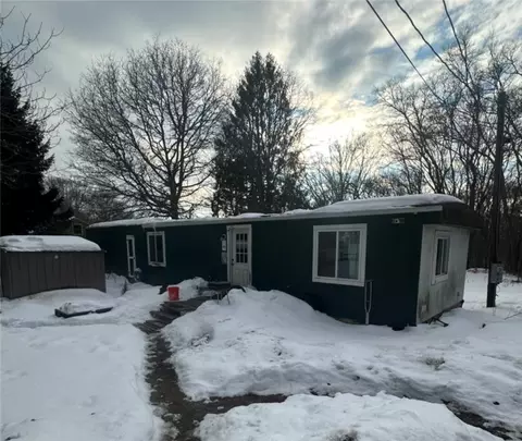49 Tomaquag Rd, Bradford, RI 02808