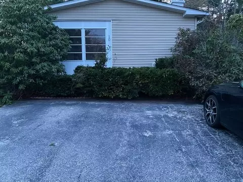 10 Sherwood Valley Ln, Coventry, RI 02816