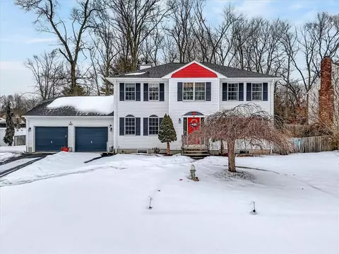 6 Wyoming Drive Dr, Cumberland, RI 02864
