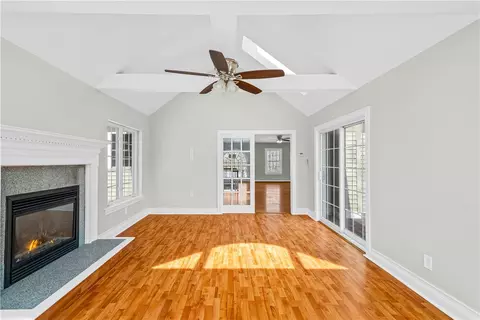 Living - 7 Schilke Dr, Westerly, RI 02891 photo 4 of 11