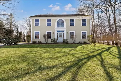 7 Schilke Dr, Westerly, RI 02891