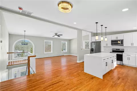 Living - 7 Schilke Dr, Westerly, RI 02891 photo 6 of 11
