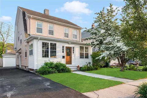 68 Ferncrest Ave, Cranston, RI 02905