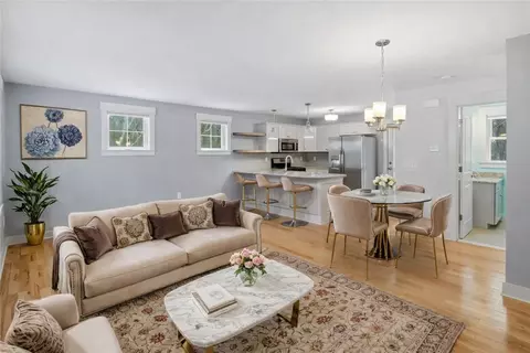 12 Park Ave #13, Narragansett, RI 02882
