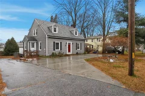 252 S Main St, Coventry, RI 02816