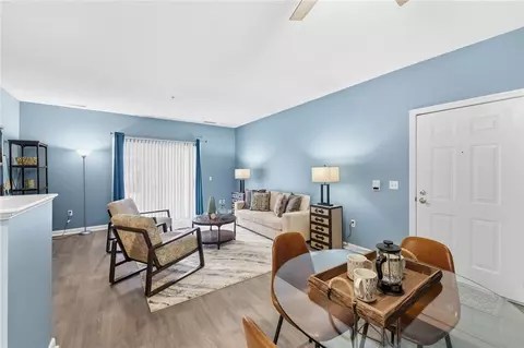 Living - 108 Mill St #104, Woonsocket, RI 02895 photo 5 of 8