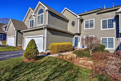 48 Seal Island Rd, Bristol, RI 02809
